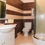 Throne Kambia With Heated Pool