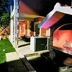 别墅 Throne Kambia With Heated Pool