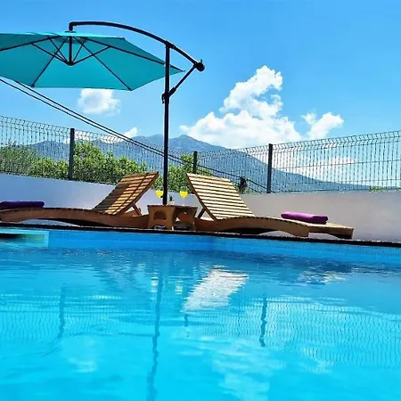 빌라 Throne Kambia With Heated Pool