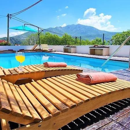 빌라 Throne Kambia With Heated Pool