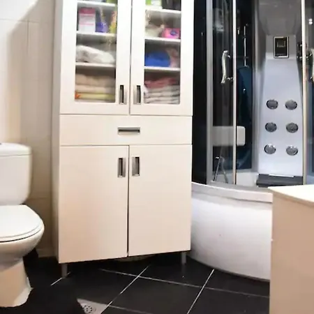 فيلة Throne Kambia With Heated Pool Klis