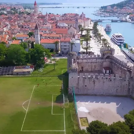 Throne Kambia With Heated Pool Klis