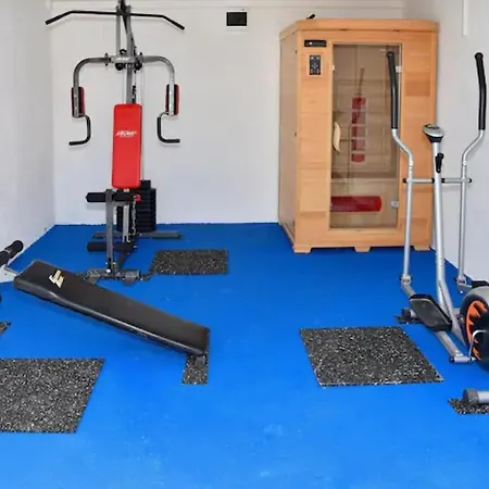 فيلة Throne Kambia With Heated Pool *