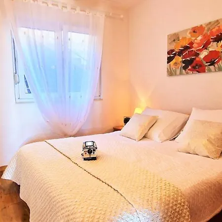 Throne Kambia With Heated Pool וילה *