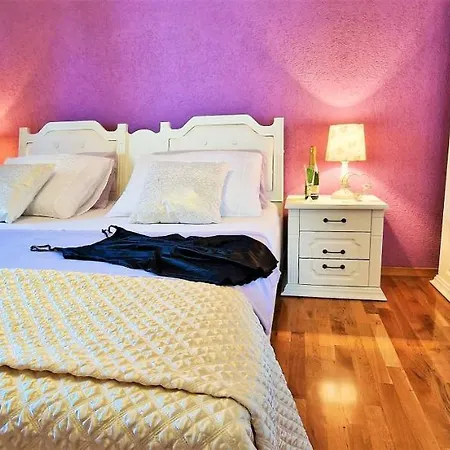 Throne Kambia With Heated Pool