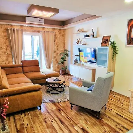 Throne Kambia With Heated Pool