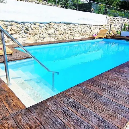 Throne Kambia With Heated Pool فيلة *