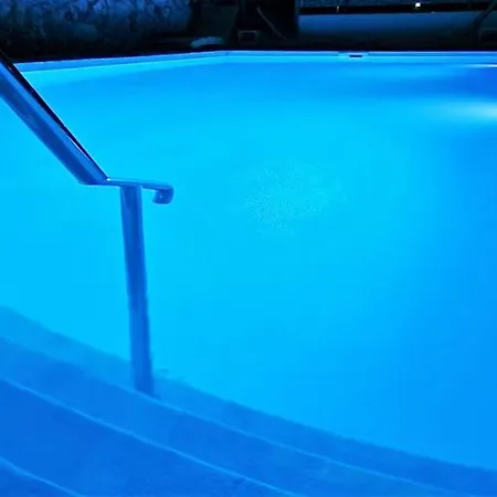 Throne Kambia With Heated Pool *