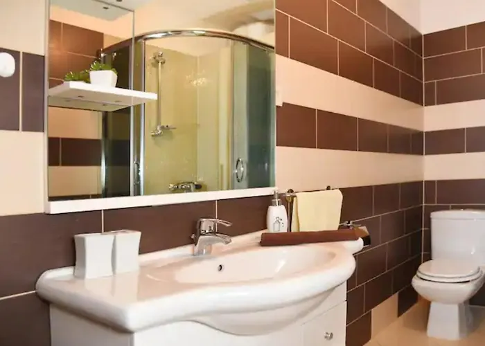 Willa Throne Kambia With Heated Pool Klis