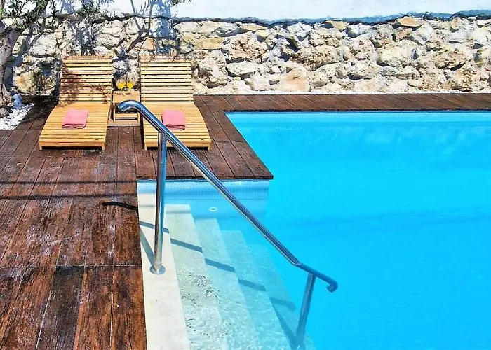 Throne Kambia With Heated Pool Klis