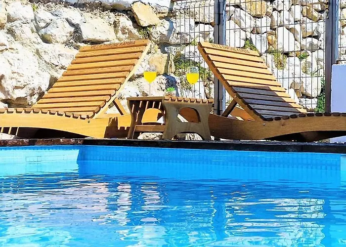 Willa Throne Kambia With Heated Pool *