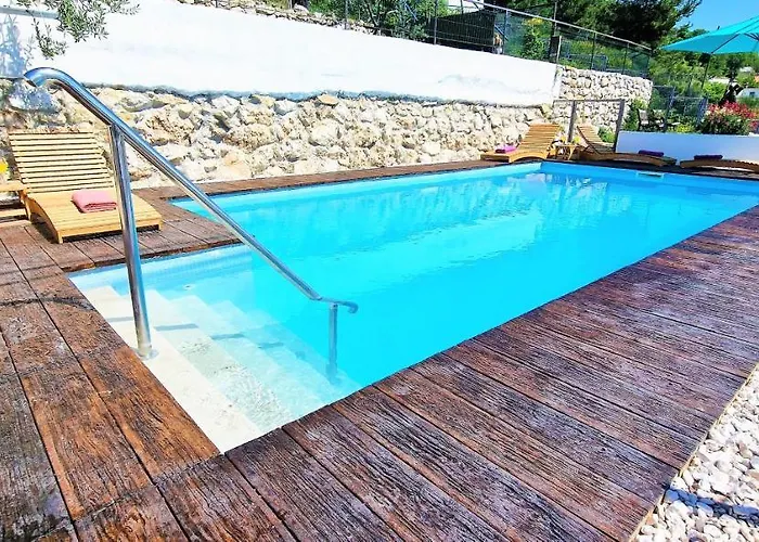 Throne Kambia With Heated Pool Willa *